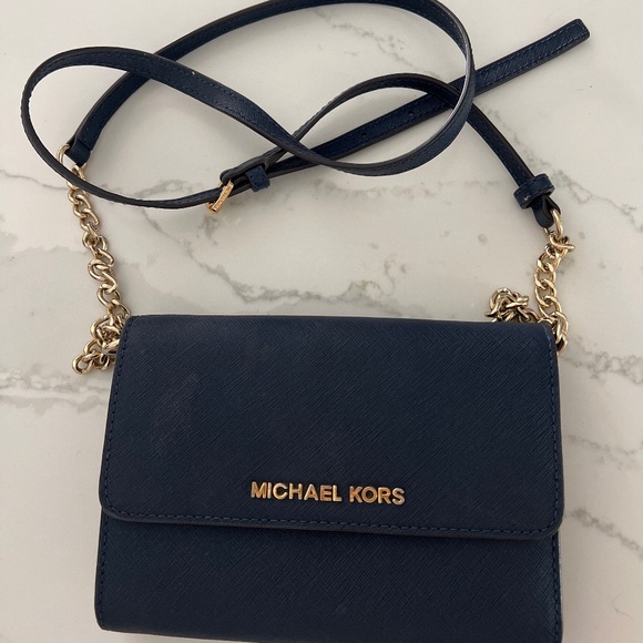 Michael Kors Handbags - Michael Kors Crossbody